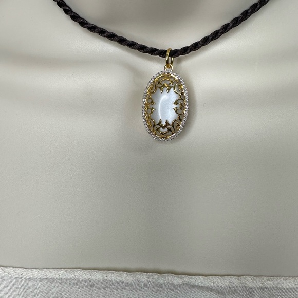 New Natural Moonstone with Diamond Pendant in18K solid gold with certificate - Picture 6 of 12